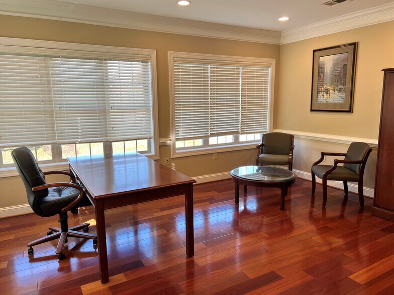 More Photos Of 205 Graves Mill Rd, Lynchburg Office For Lease