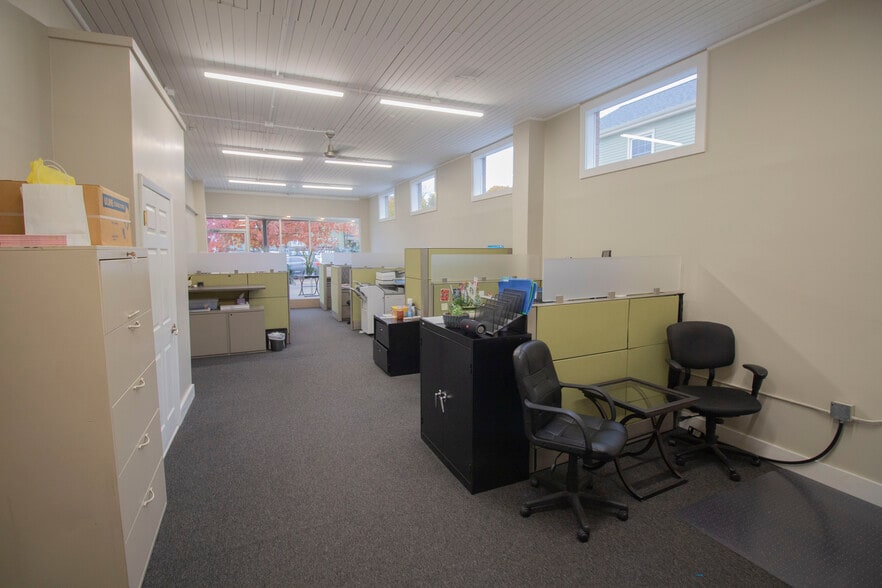 More Photos Of 921-927 S Burdick St, Kalamazoo Storefront Retail Office For Lease