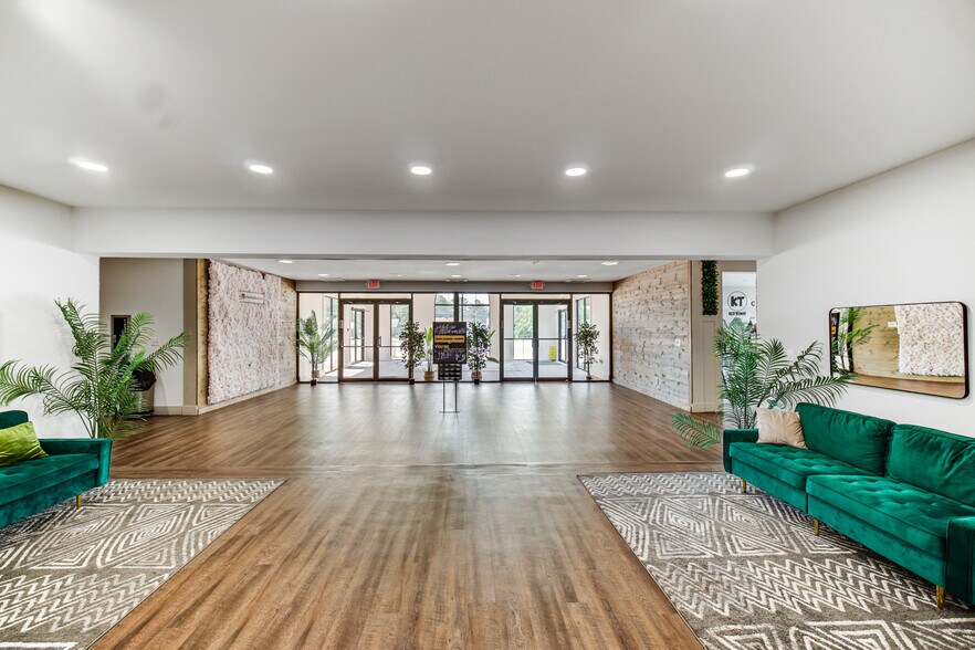 More Photos Of 7525 Taft St, Merrillville Religious Facility For Sale