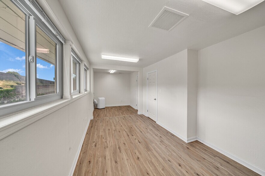 More Photos Of 2820 Broadmoor Ave, Concord Restaurant For Sale