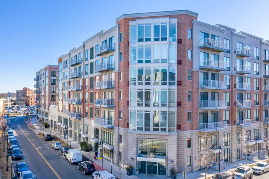 More Photos Of 121 Towne St, Stamford Apartments For Lease