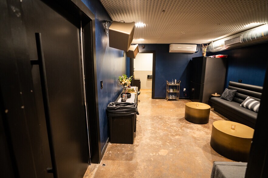 More Photos Of 505 E 7th St, Austin Freestanding For Sale