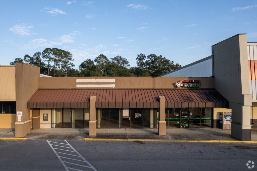 More Photos Of 5428-5444 Dogwood Dr, Milton Freestanding For Sale