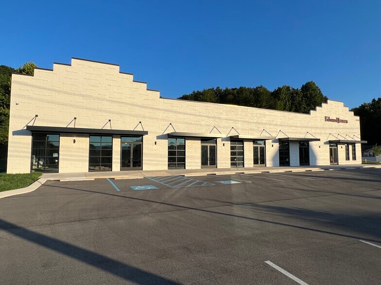 More Photos Of 6448 Hixson Pike, Hixson General Retail For Sale