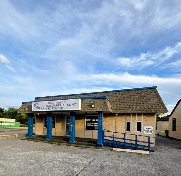 More Photos Of 1222 NW Cache Rd, Lawton Office For Lease