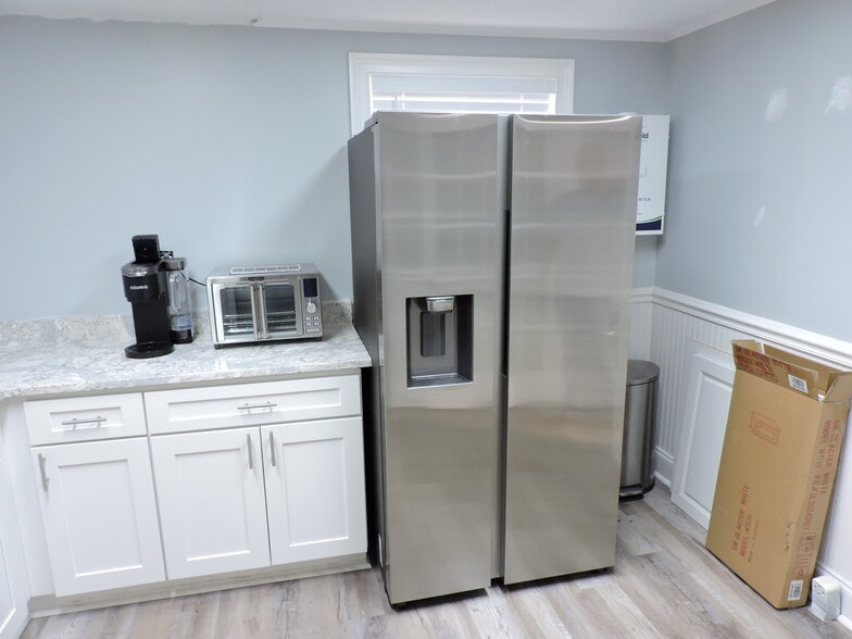 More Photos Of 5722 Dunn Ave, Jacksonville Medical For Sale