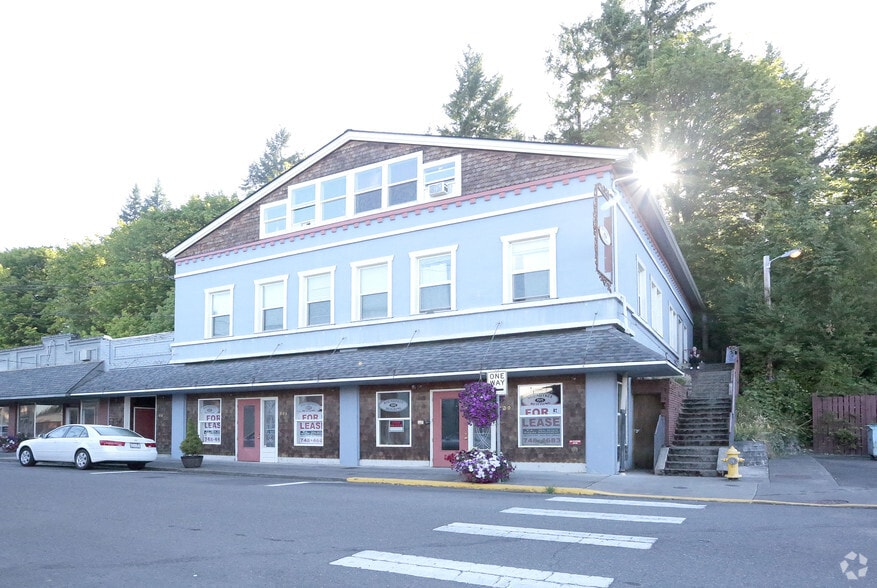 More Photos Of 300-308 NE 1st St, Winlock Storefront Retail Residential For Lease