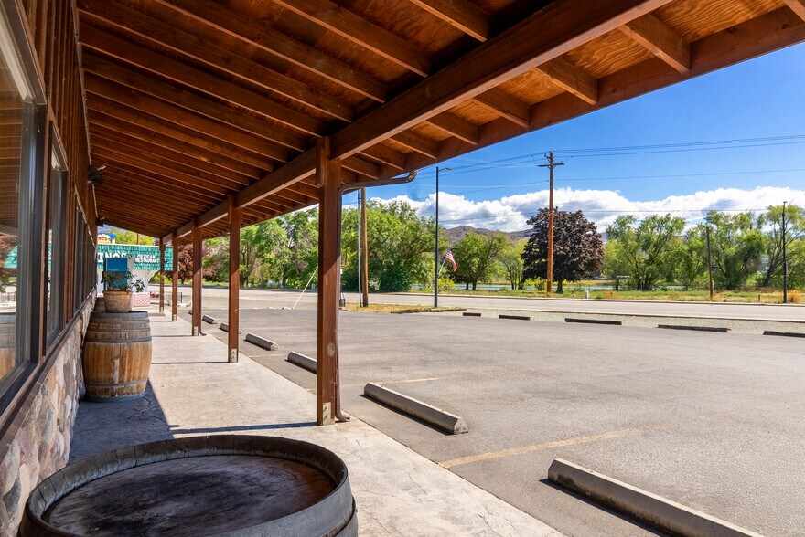 More Photos Of 911 19th Ave, Oroville Freestanding For Sale