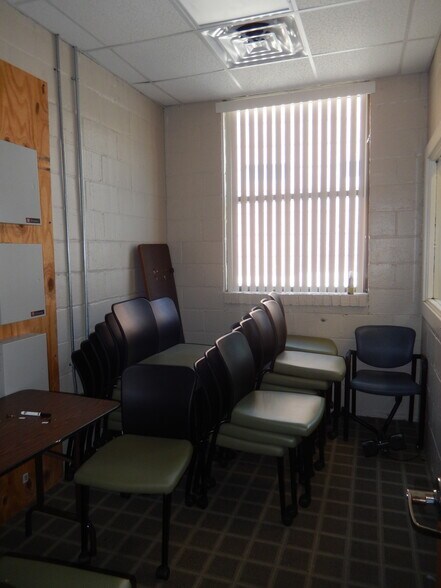 More Photos Of 46 Aston St, Asheville Light Manufacturing For Lease