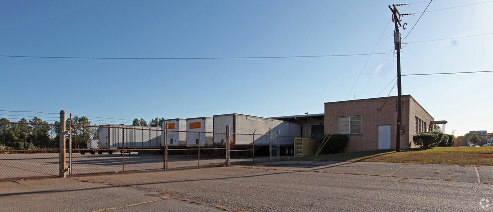 More Photos Of 2301 Airport Blvd, Cayce Truck Terminal For Lease