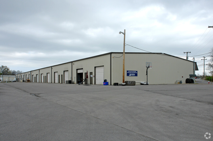 Primary Photo Of 3660-3668 Central Pike, Hermitage Light Manufacturing For Lease