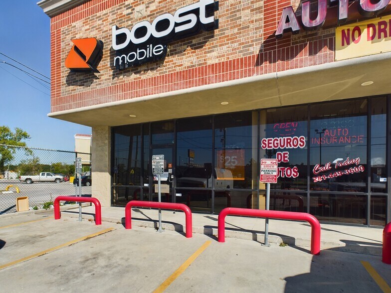 More Photos Of 3517 Little York Rd, Houston Freestanding For Lease