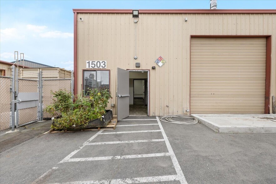More Photos Of 1501 Sage Rd, Medford Warehouse For Sale