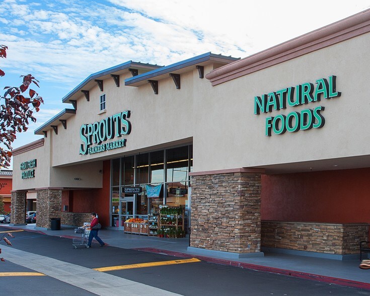 More Photos Of 820-916 N Western Ave, San Pedro Unknown For Lease