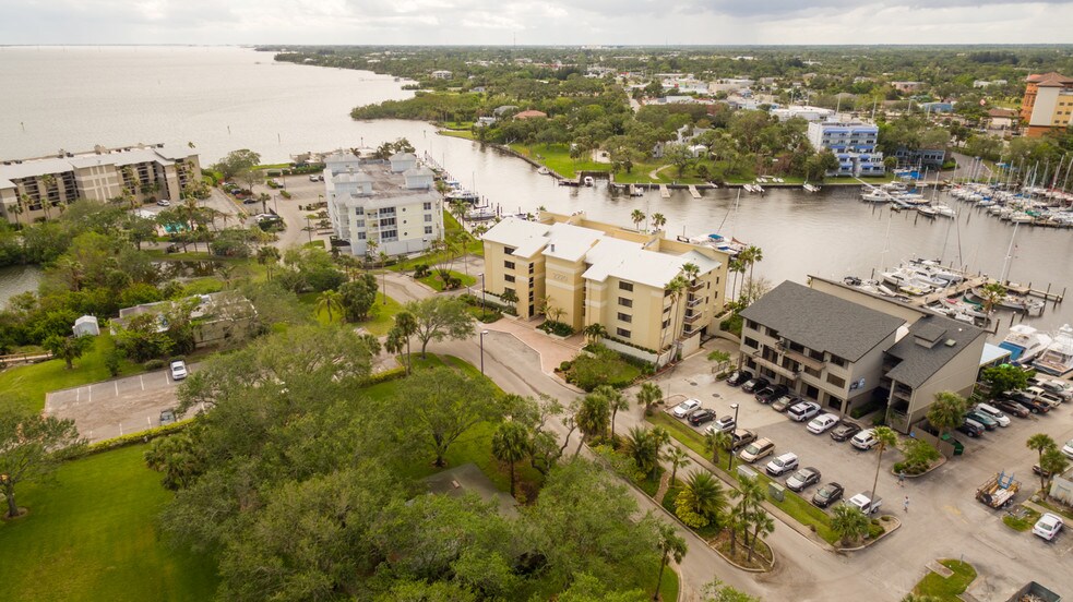 More Photos Of 2210 S Front St, Melbourne Office For Lease