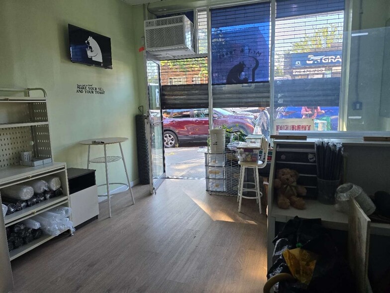 More Photos Of 6902 Woodside Ave, Woodside Storefront Retail Residential For Lease