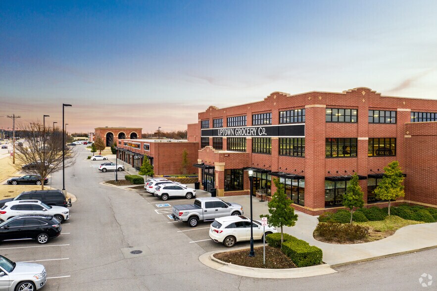 More Photos Of 1200-1260 W Covell Rd, Edmond General Retail For Lease