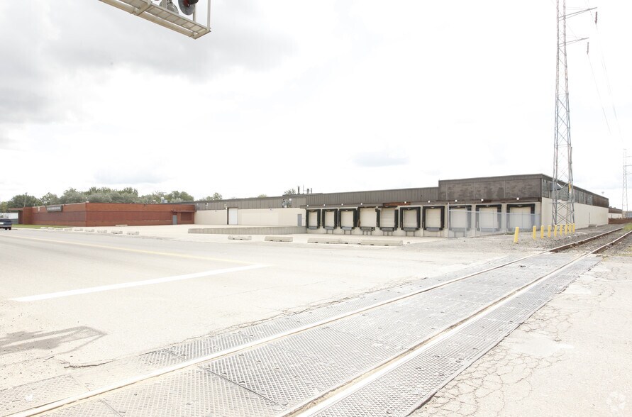 More Photos Of 13901 Joy Rd, Detroit Warehouse For Lease