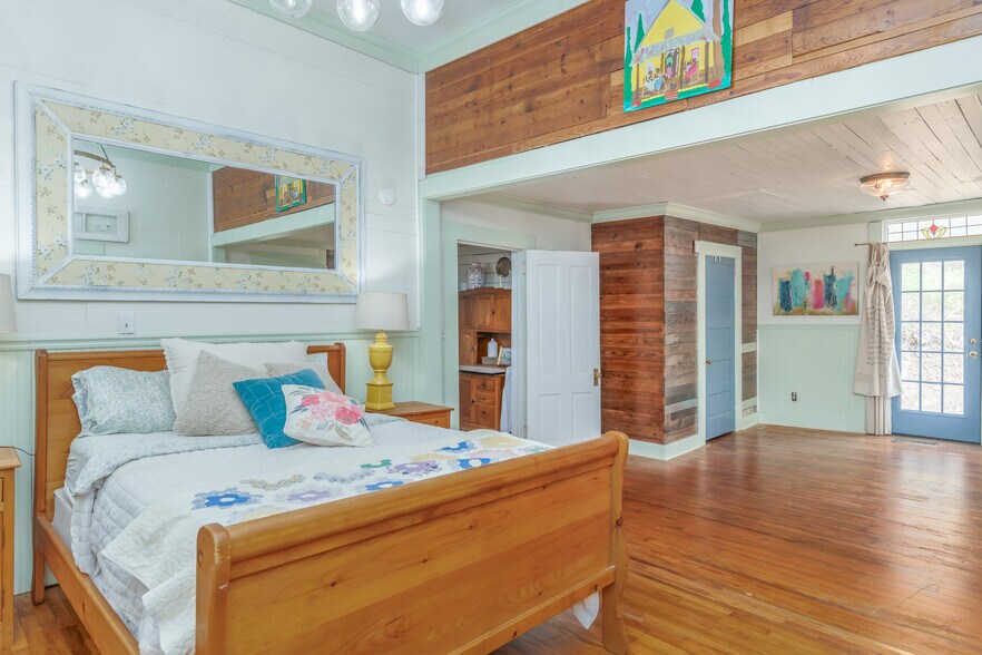 More Photos Of 401 E Bridge St, Wetumpka Specialty For Sale