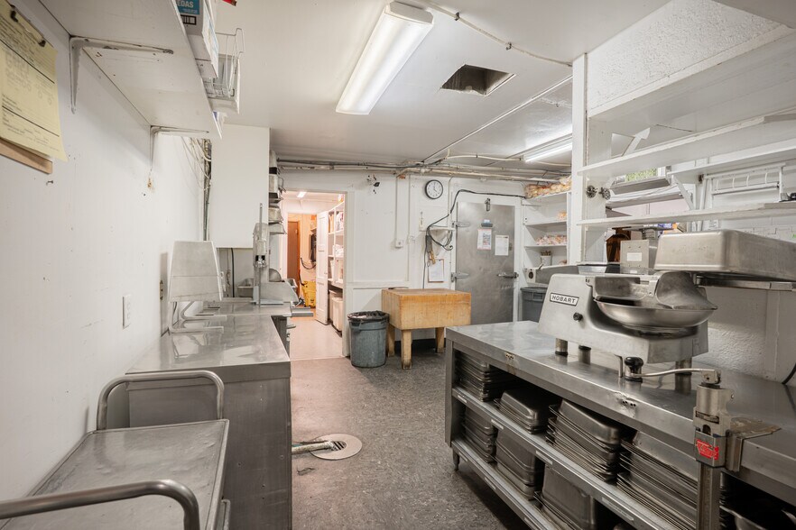 More Photos Of 545 Shoshone St S, Twin Falls Restaurant For Sale