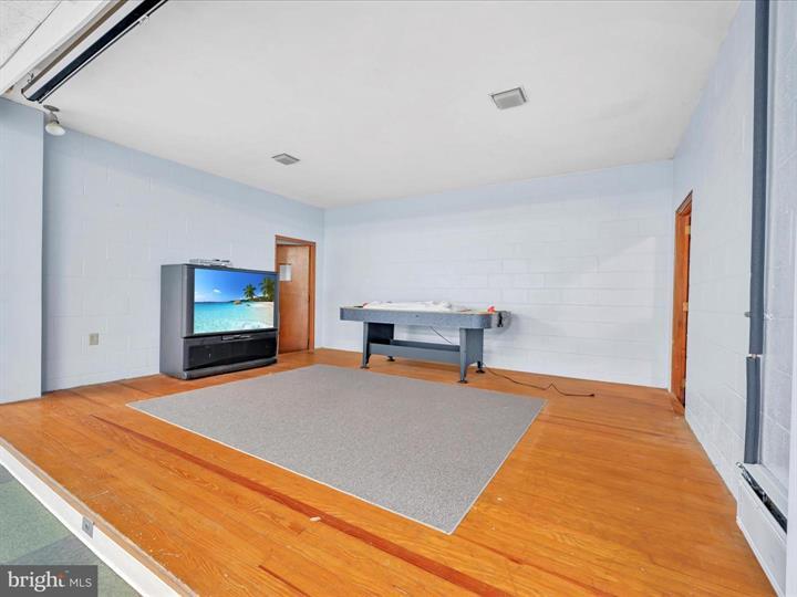 More Photos Of 100 New Haven St, Mount Joy General Retail For Lease