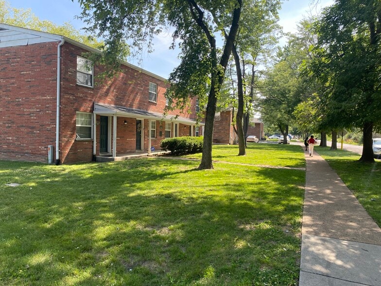 More Photos Of 1624 Northwinds Estates Dr, Saint Louis Apartments For Sale