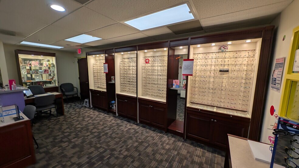 More Photos Of 6100 Day Long Ln, Clarksville Medical For Lease