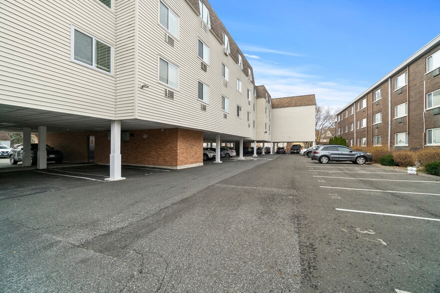 More Photos Of 575 Ellsworth St, Bridgeport Apartments For Sale
