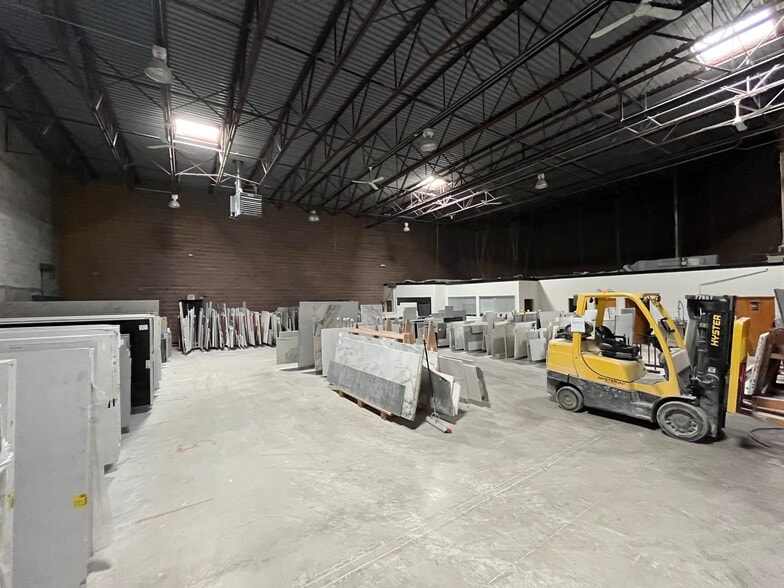 More Photos Of 108 Clematis Ave, Waltham Unknown For Lease