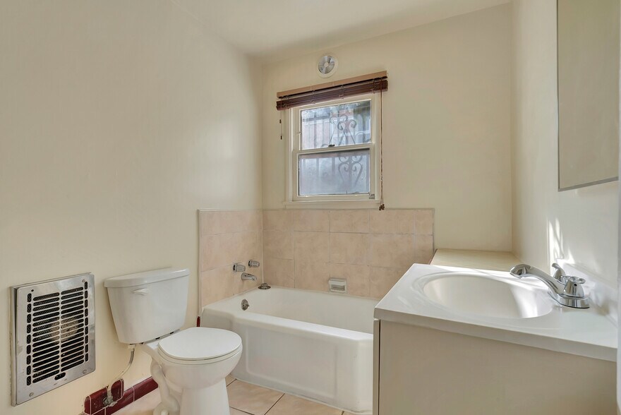 More Photos Of 3725 S Victoria Ave, Los Angeles Multifamily For Sale