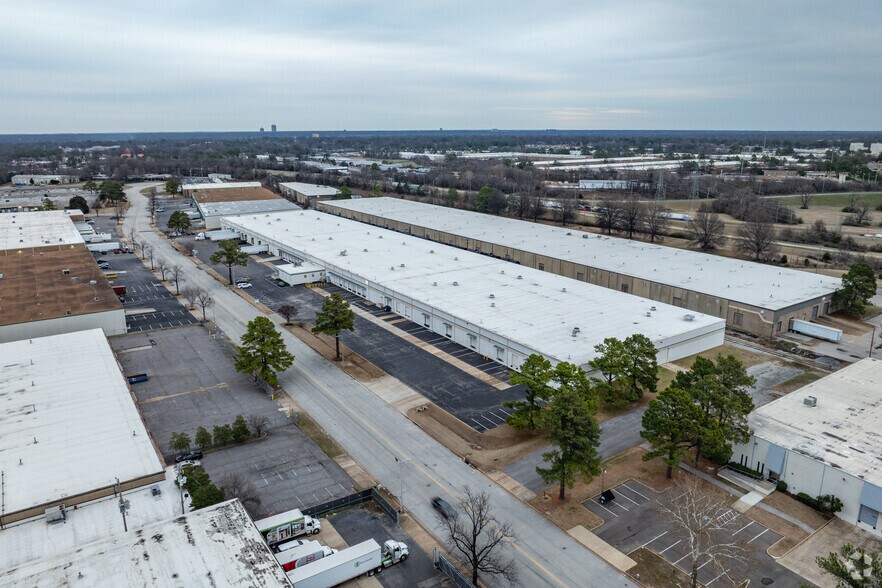 More Photos Of 3920-3970 Delp St, Memphis Warehouse For Lease