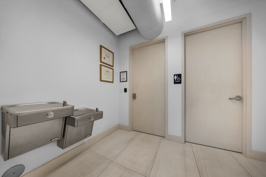 More Photos Of 4713-4725 SW 8th St, Miami Storefront For Lease