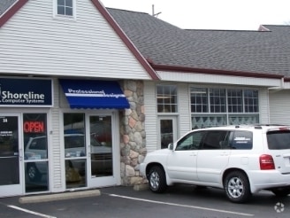 More Photos Of 32-50 E Lakewood Blvd, Holland Freestanding For Sale