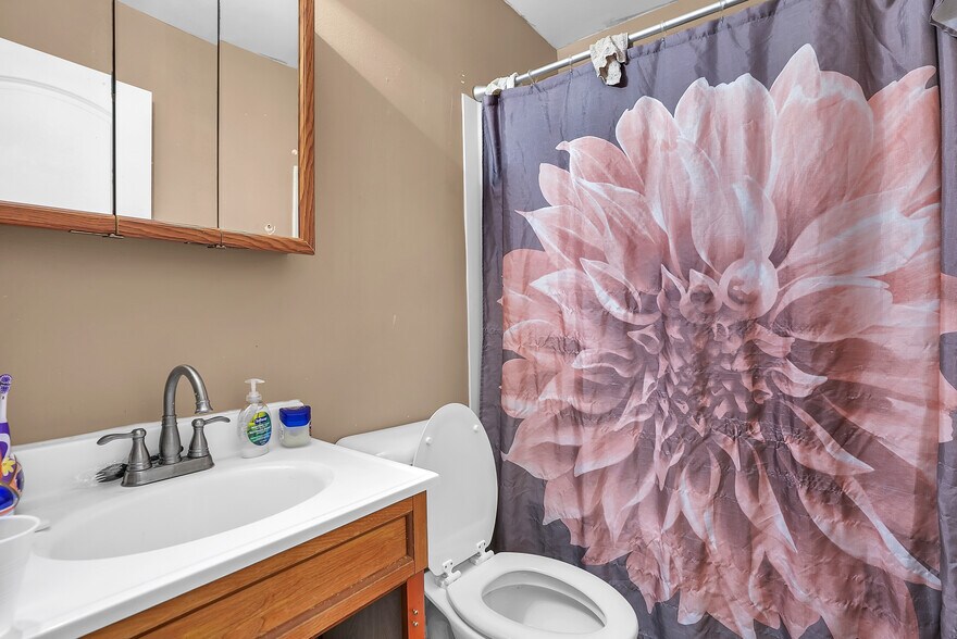 More Photos Of 2573-2581 Parkview Street, Portage Multifamily For Sale