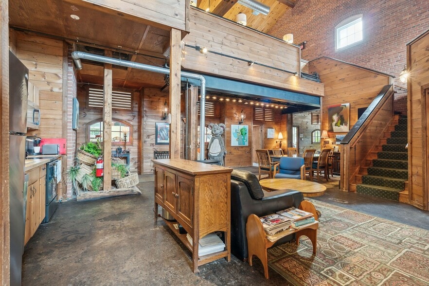 More Photos Of 26 Howland St, Plymouth Office For Sale