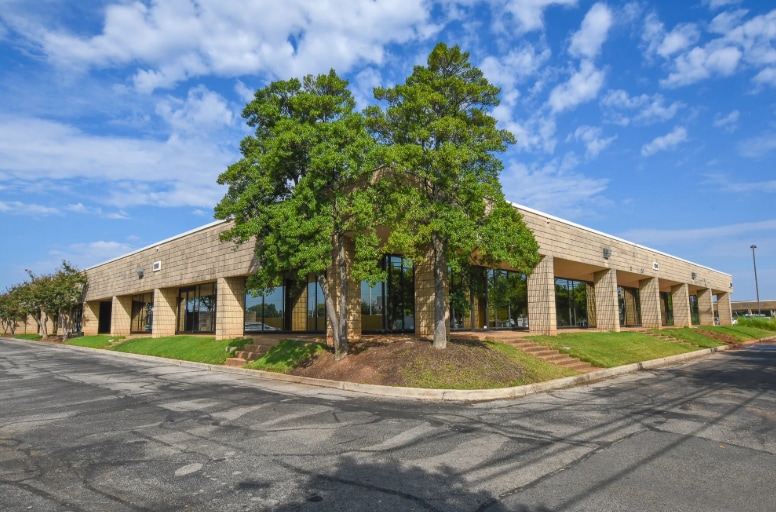 More Photos Of 2705 Artie St SW, Huntsville Office For Lease