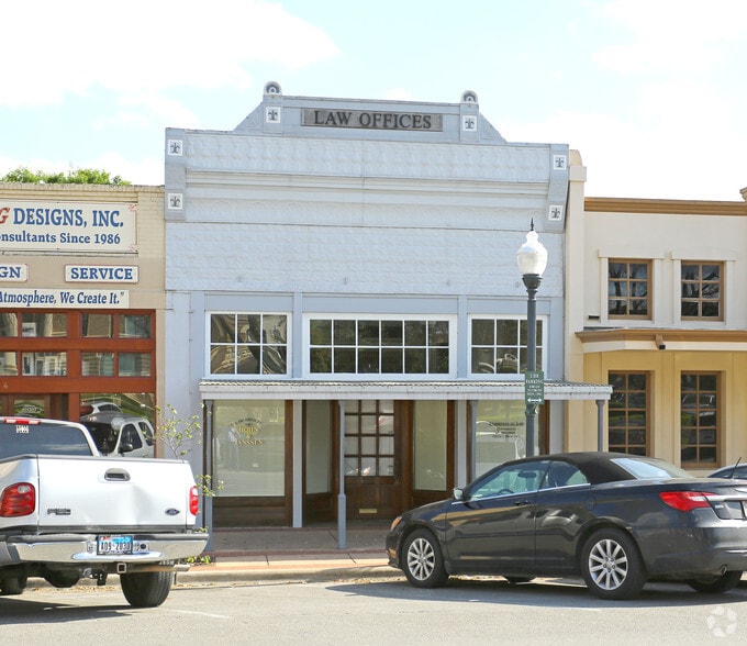 Primary Photo Of 110 E San Antonio St, San Marcos Office For Sale