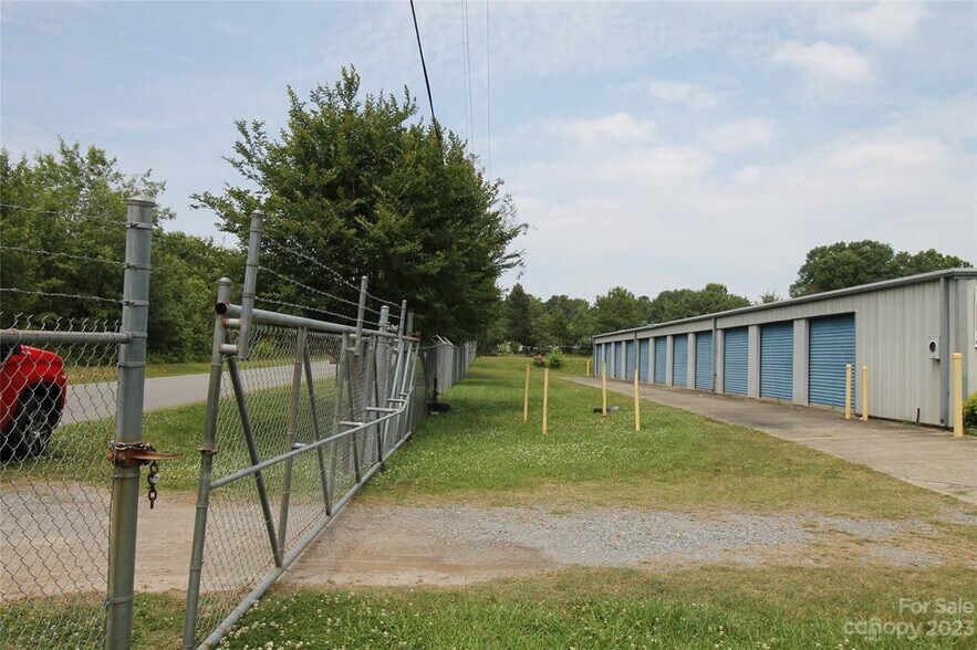 More Photos Of 201 White Jenkins Rd, Bessemer City Self Storage For Sale