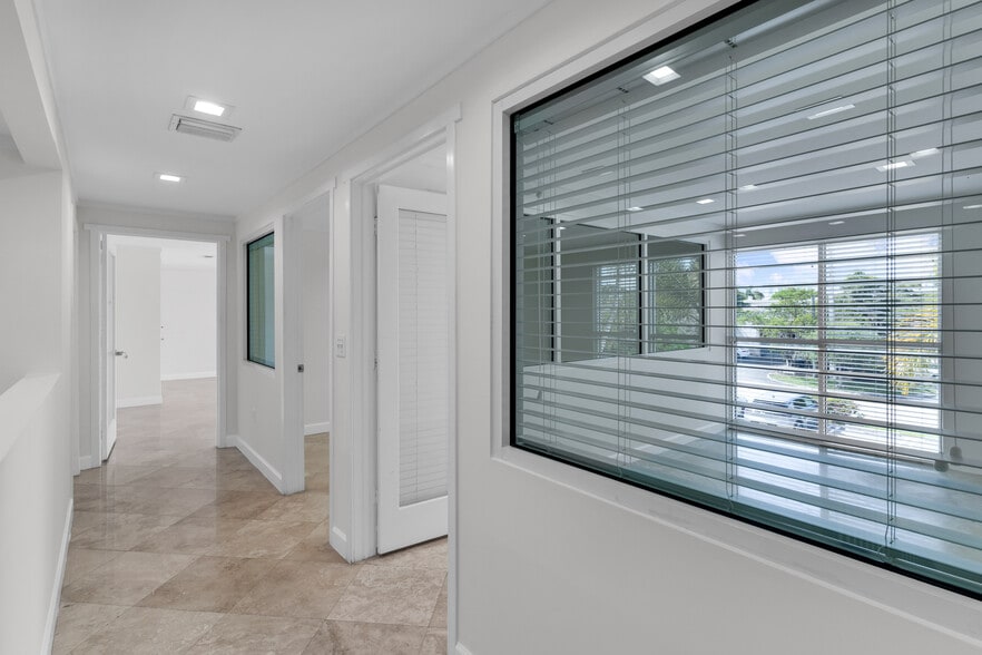 More Photos Of 8200-8358 NW 30th Ter, Doral Warehouse For Lease