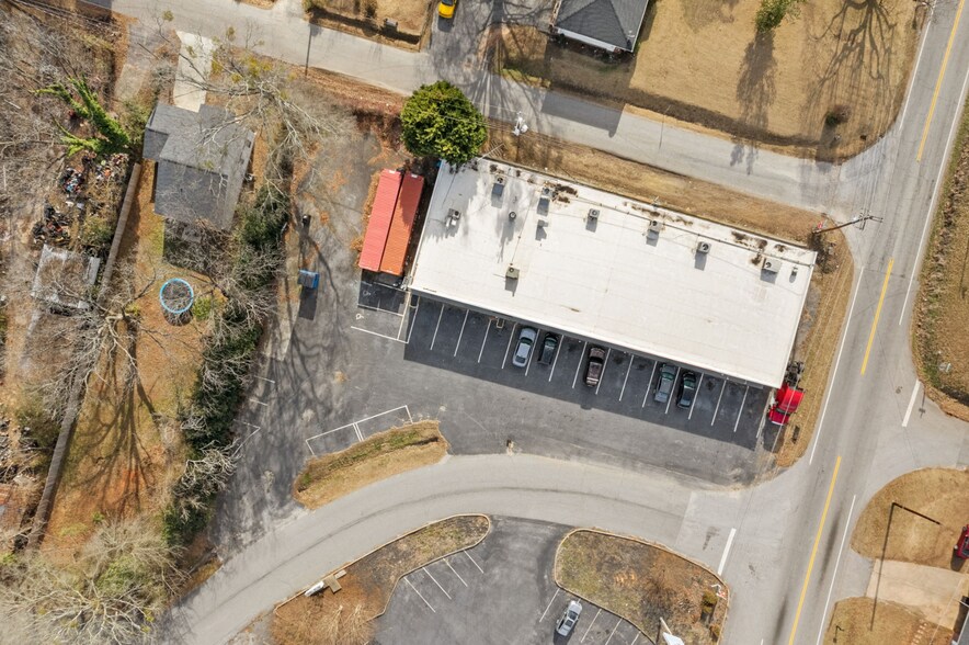 More Photos Of 102-114 Metro Dr, Spartanburg Storefront Retail Office For Sale