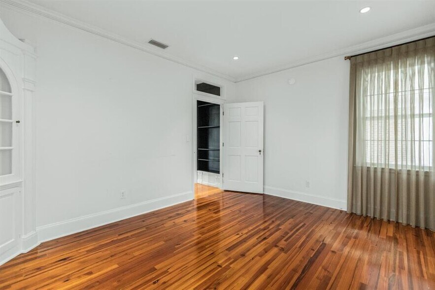 More Photos Of 1202 E Park Ave, Tallahassee Office Residential For Sale