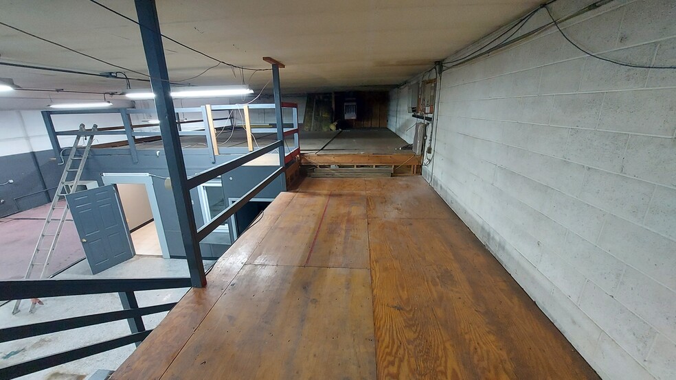 More Photos Of 581 W High St, Pottstown Service For Lease