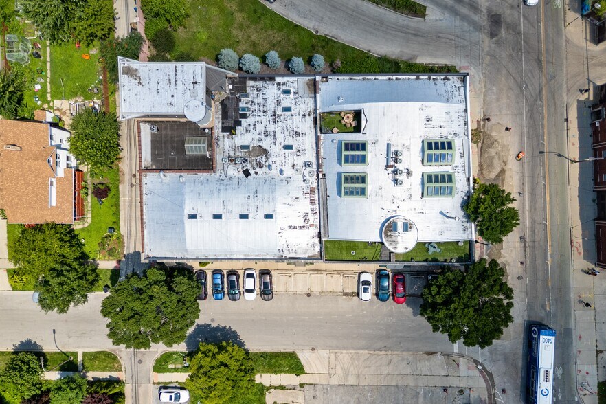 More Photos Of 1703 Darrow St, Evanston Office Residential For Sale