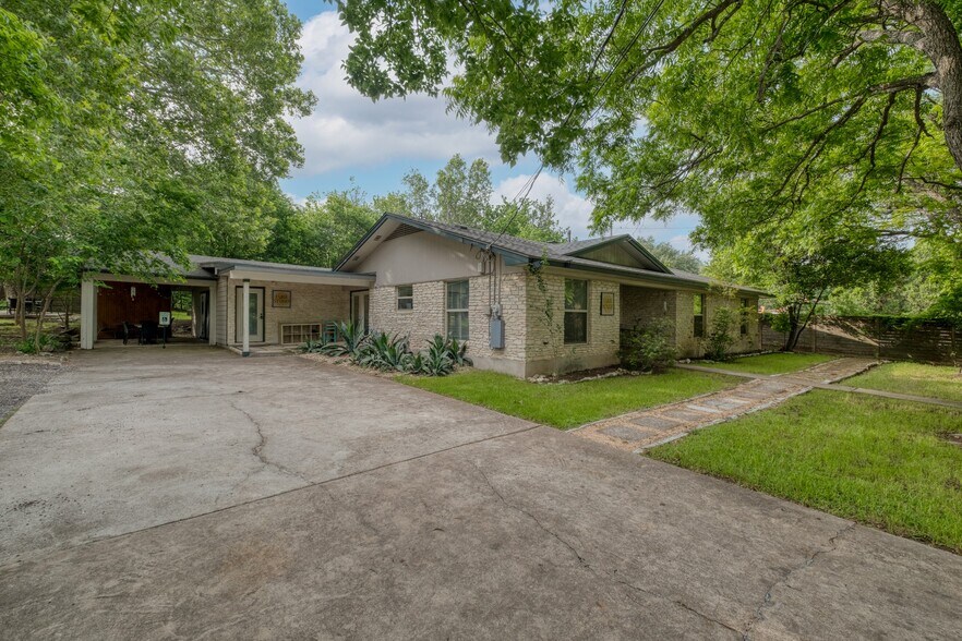 More Photos Of 13803 Ann Pl, Austin Office For Sale
