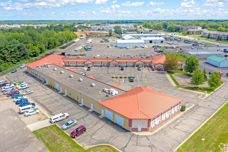 More Photos Of 3601 18th St S, Saint Cloud Showroom For Lease