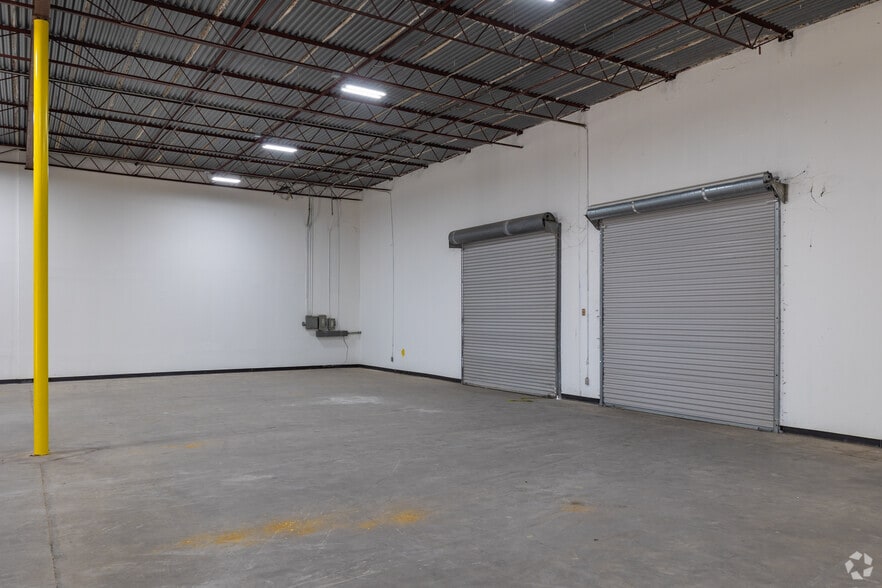 More Photos Of 15534 W Hardy Rd, Houston Unknown For Lease