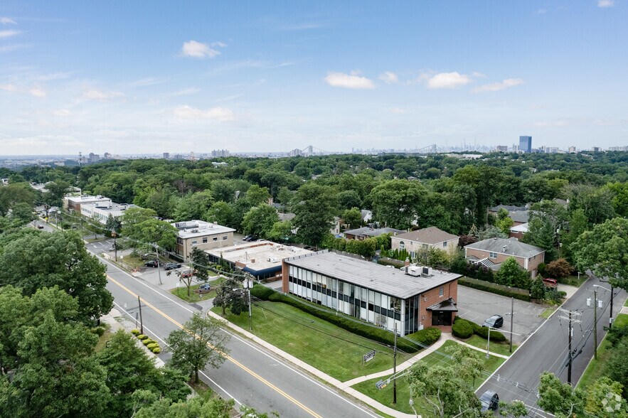 More Photos Of 600 Palisade Ave, Englewood Cliffs Office For Lease
