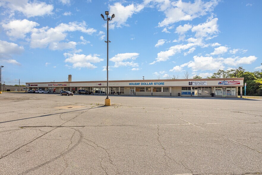 More Photos Of 3405-3419 E Genesee Ave, Saginaw Unknown For Lease