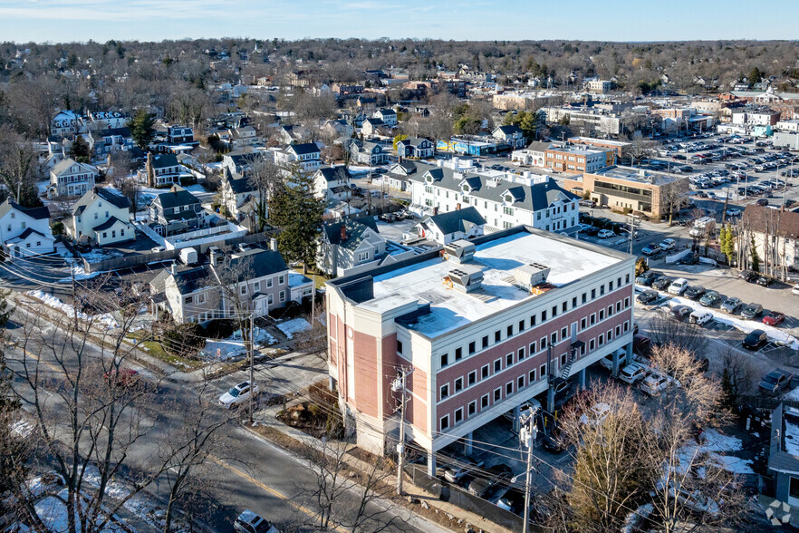 More Photos Of 7 High St, Huntington Office For Lease