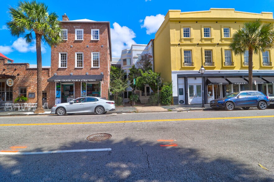 More Photos Of 182-184 E Bay St, Charleston Storefront Retail Office For Lease